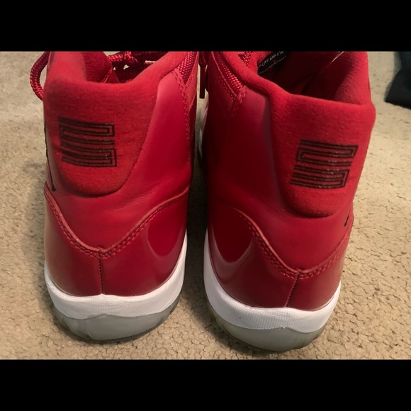 Athletic_Shoes